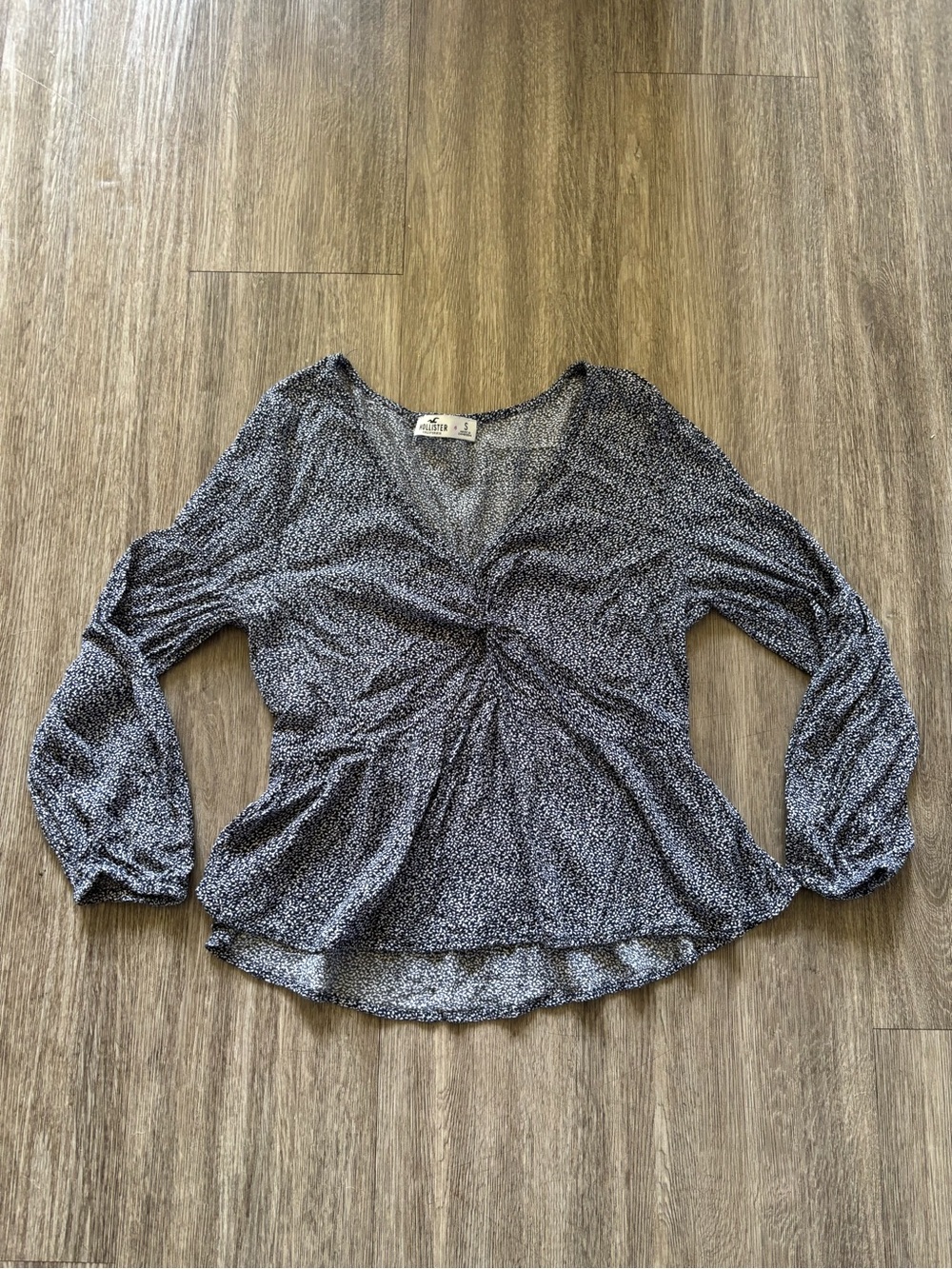 Hollister Blue and White Twist-Front Long Sleeve Cropped Top